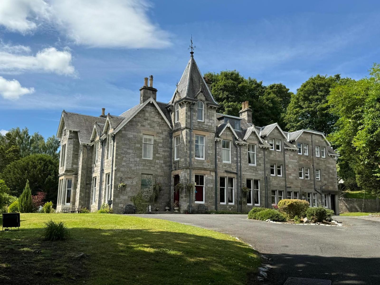 Отель Wellwood Manor Питлохри Экстерьер фото