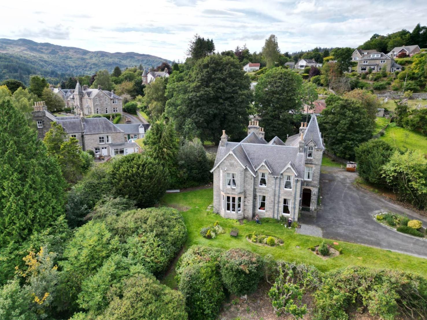 Отель Wellwood Manor Питлохри Экстерьер фото