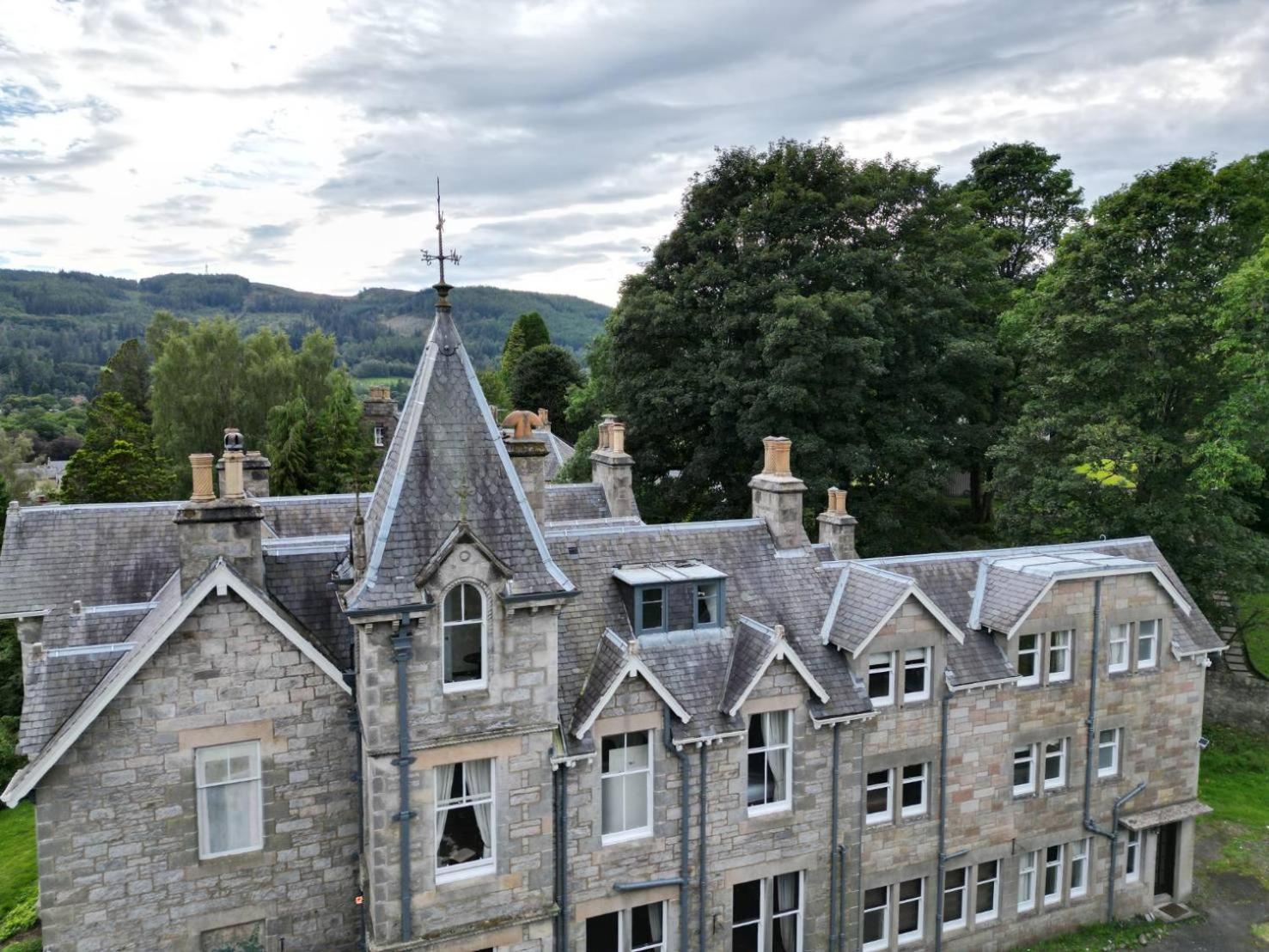 Отель Wellwood Manor Питлохри Экстерьер фото